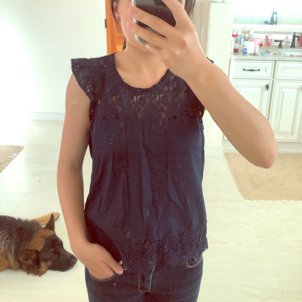 Business-Casual Hollister Embroidered Tank